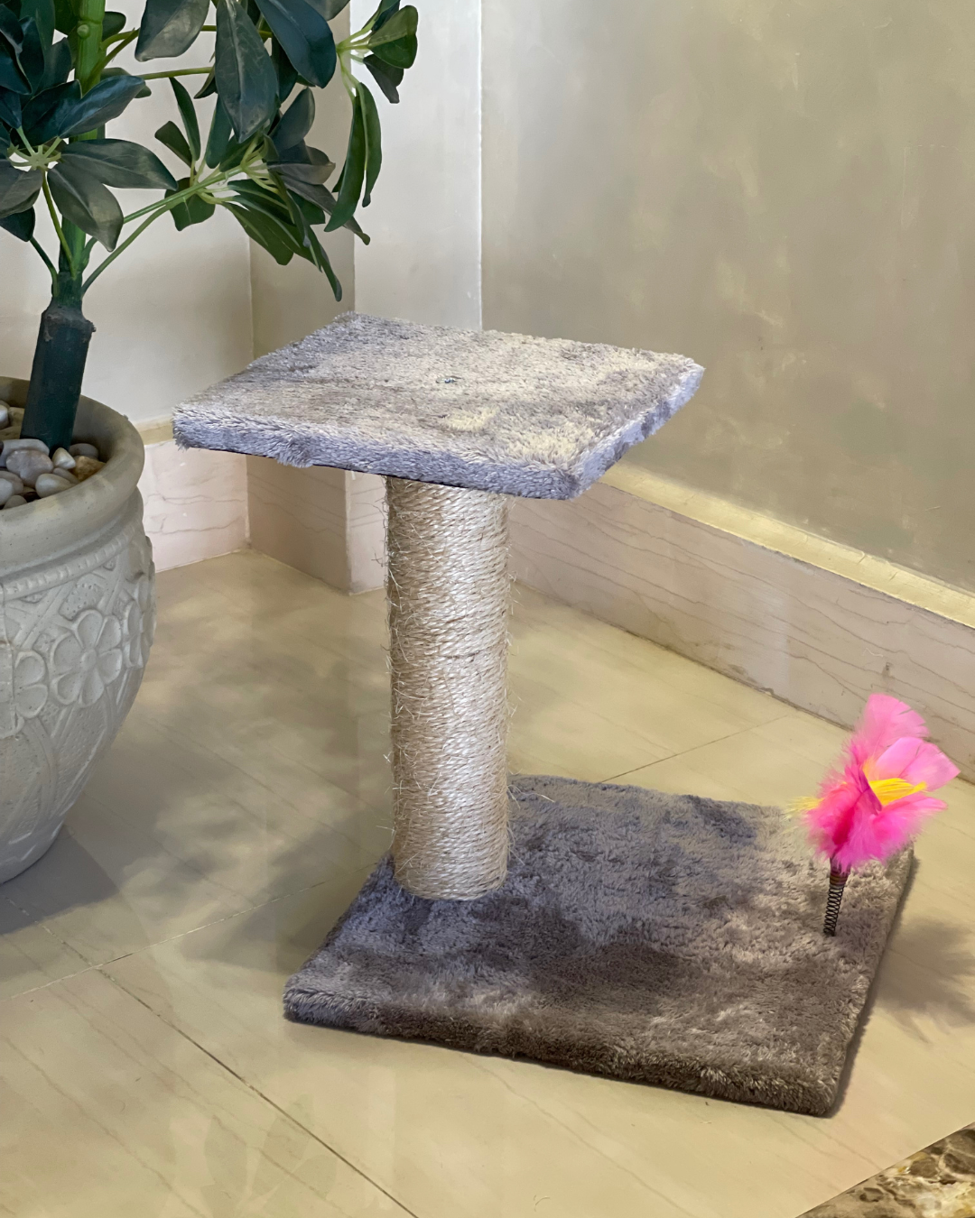 67a0626b_joya-small-scratcher-with-feather-for-cats