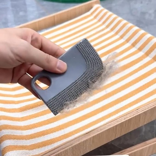 [0210] Pet Hair Remover Brush – Reusable Silicone Fur Cleaner for Furniture, Clothes & Car